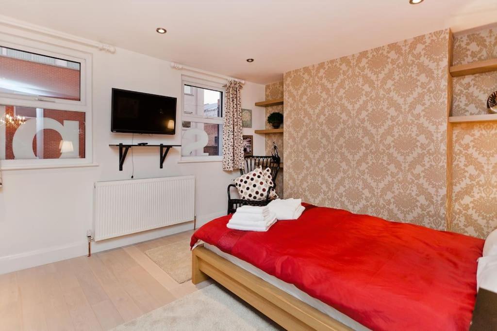 Whole House In Camden Town *